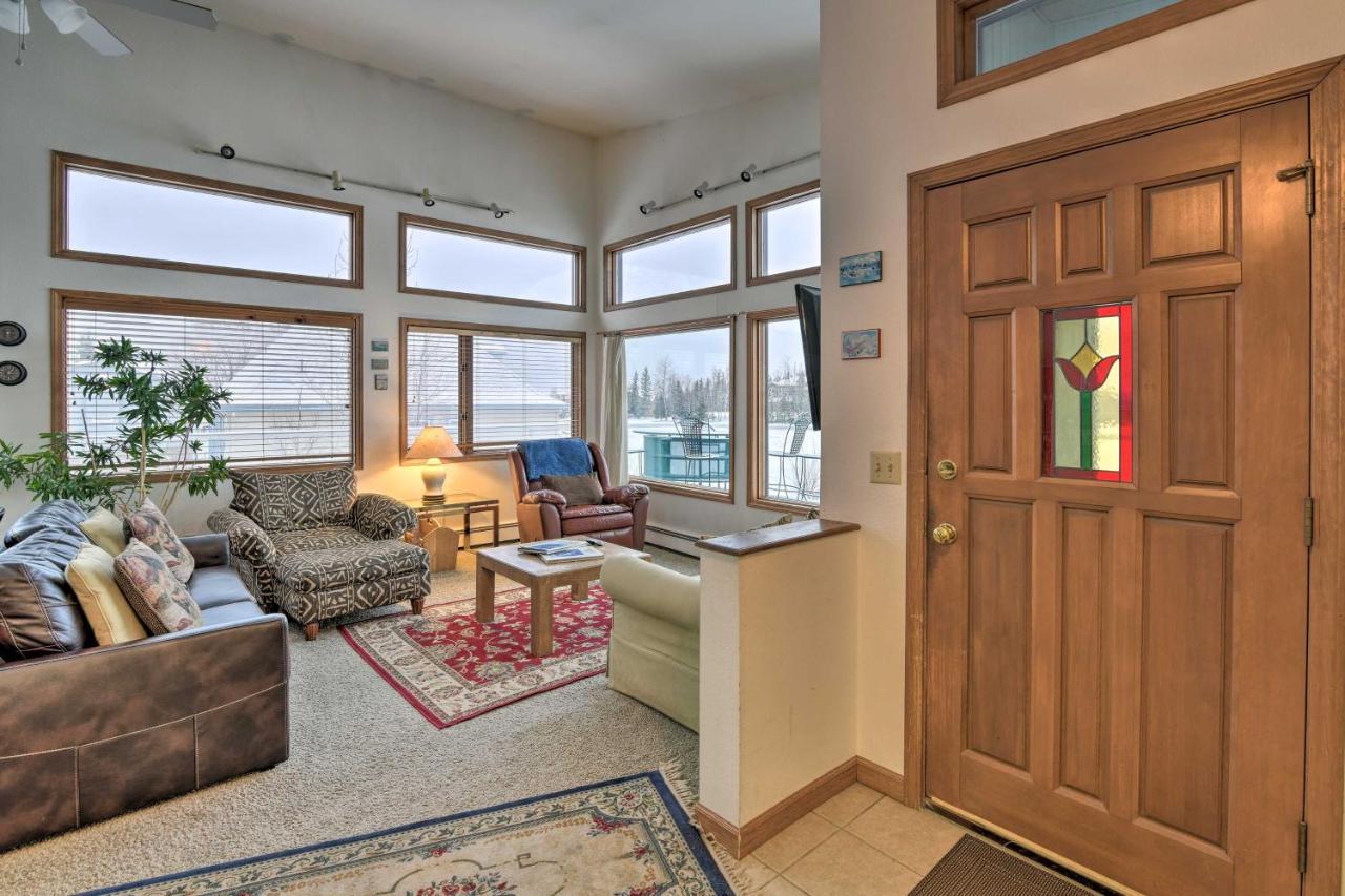 Spacious Family Home With Deck And Million-Dollar View แองเคอเรจ ภายนอก รูปภาพ